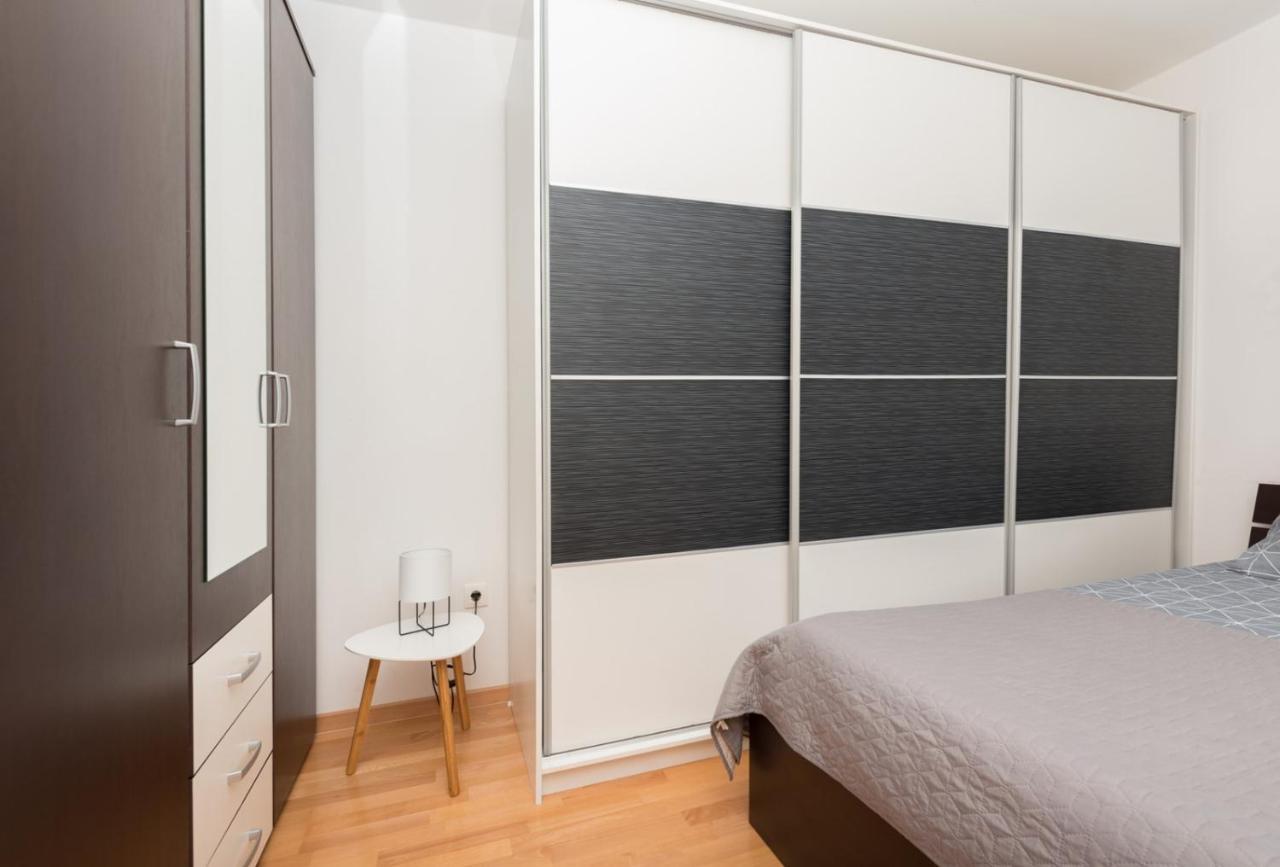 Apartment Sea View In Makarska, Free Parking Kültér fotó