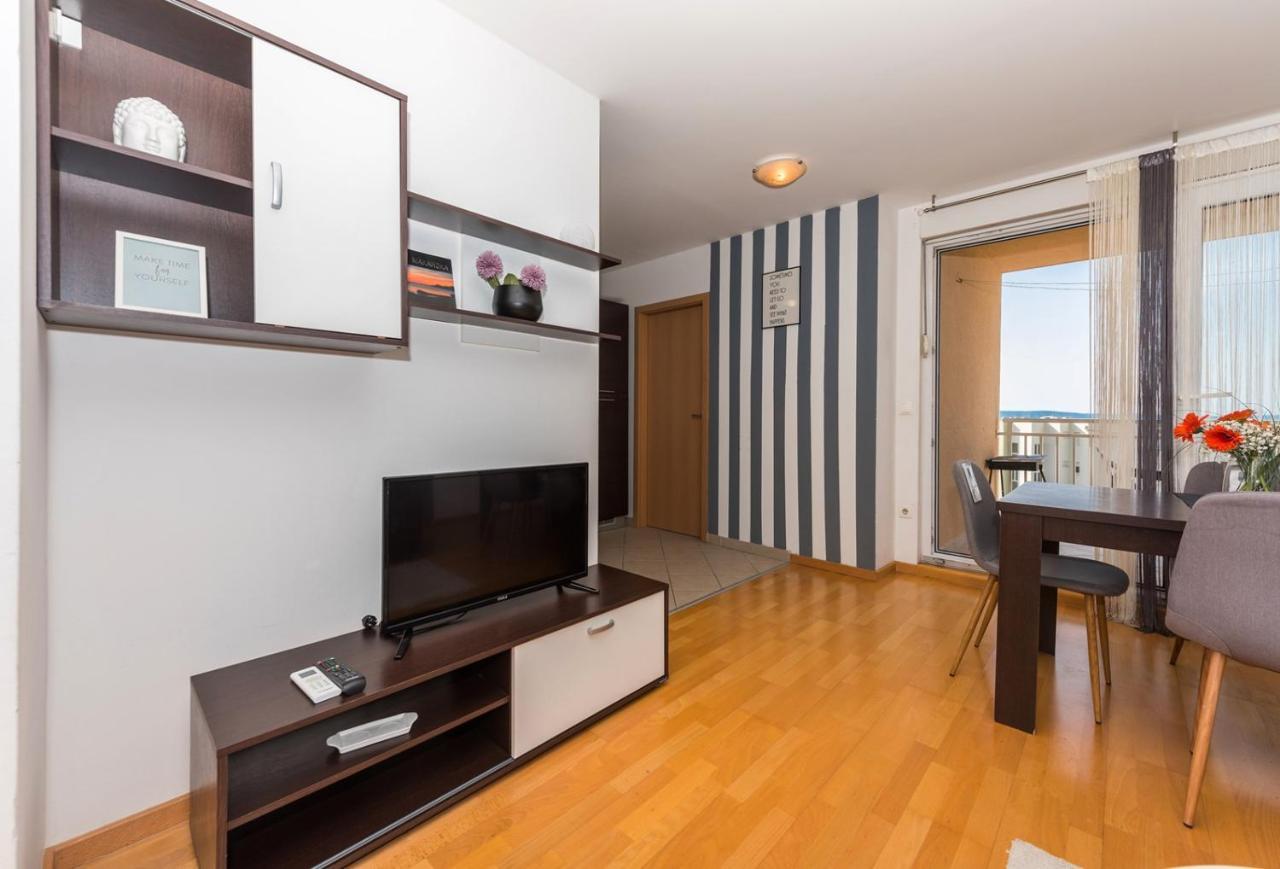 Apartment Sea View In Makarska, Free Parking Kültér fotó