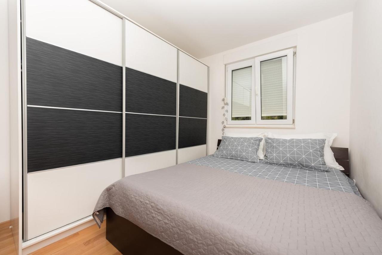 Apartment Sea View In Makarska, Free Parking Kültér fotó