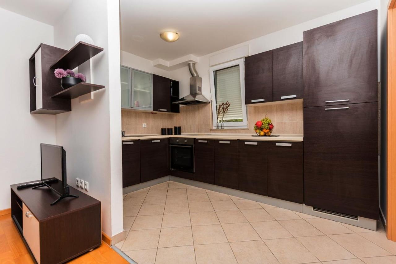 Apartment Sea View In Makarska, Free Parking Kültér fotó